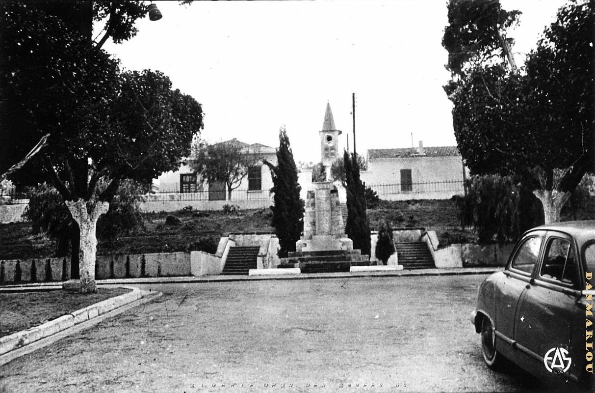 Cassaigne 509- Monument aux morts COLLECTION DES AMIS DE ND DE SANTA CRUZ.jpg